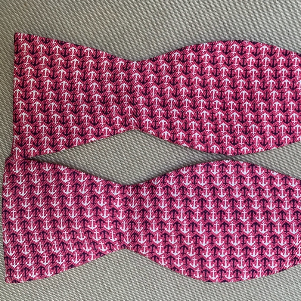 Anchor pattern Vineyard Vines Bowtie